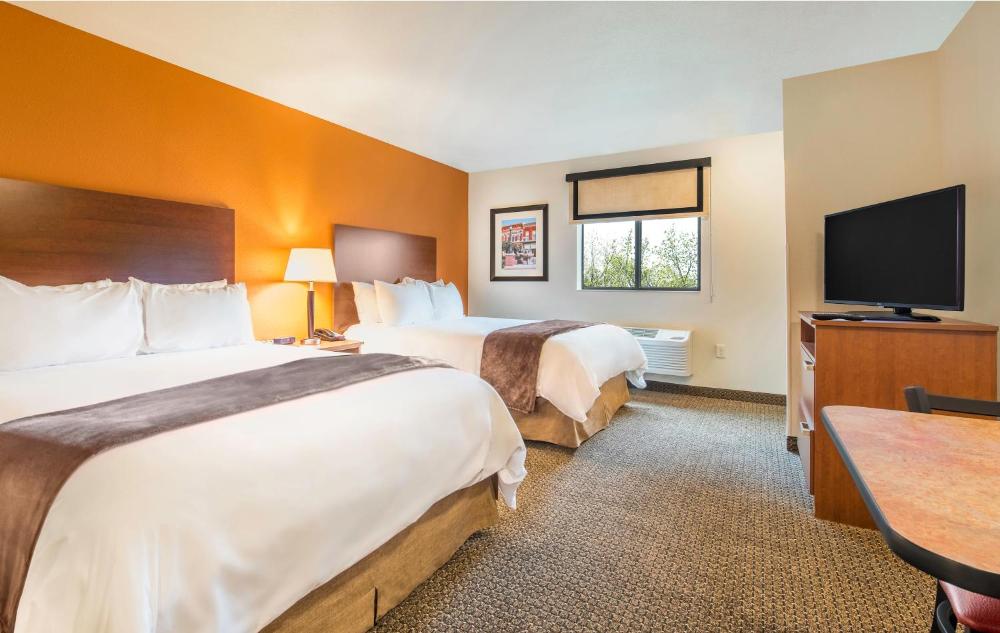 Queen Room with Two Queen Beds interior